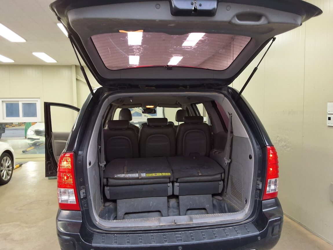 KIA CARNIVAL R LIMOUSINE DIESEL 9-SEATER GLX LUXURY MODEL 2014 - zdjęcie 16