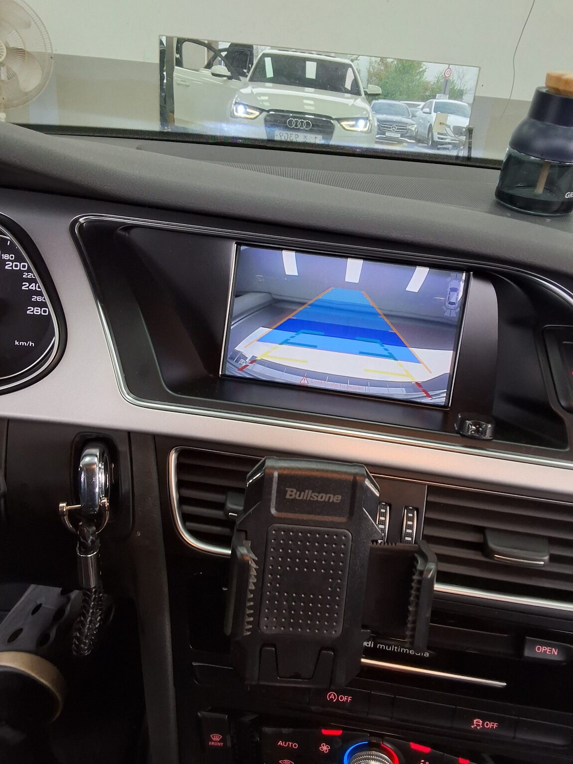 AUDI A4 (4TH GEN) 30 TDI 2015 - zdjęcie 18