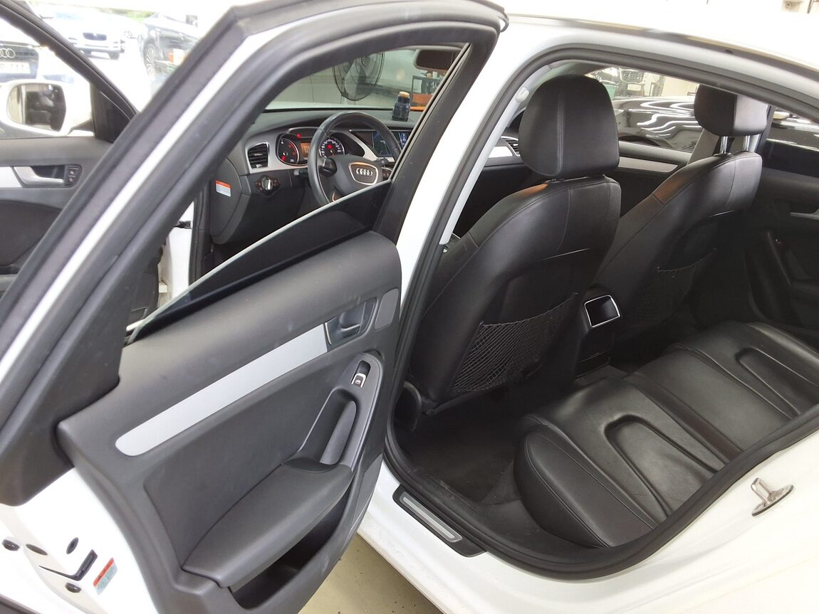 AUDI A4 (4TH GEN) 30 TDI 2015 - zdjęcie 12