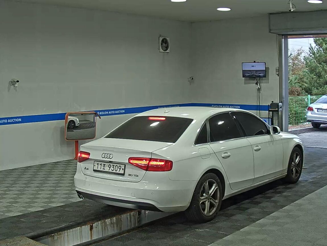 AUDI A4 (4TH GEN) 30 TDI 2015 - zdjęcie 5