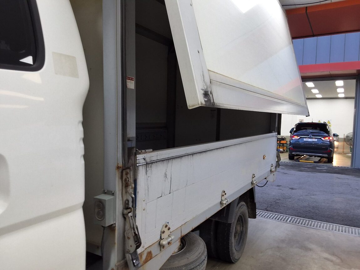 KIA THE NEW BONGO III CARGO WING BODY 1.2 TON ELECTRIC 2020 - zdjęcie 20