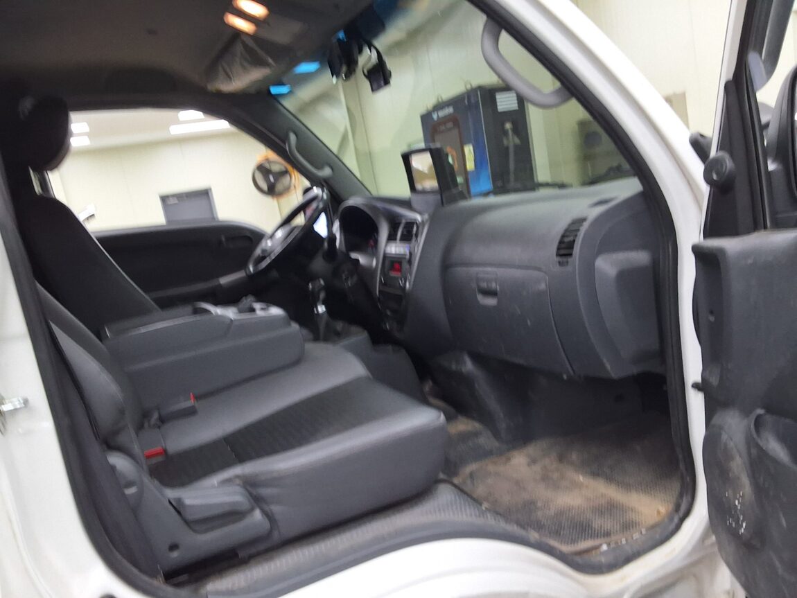 KIA THE NEW BONGO III CARGO WING BODY 1.2 TON ELECTRIC 2020 - zdjęcie 12