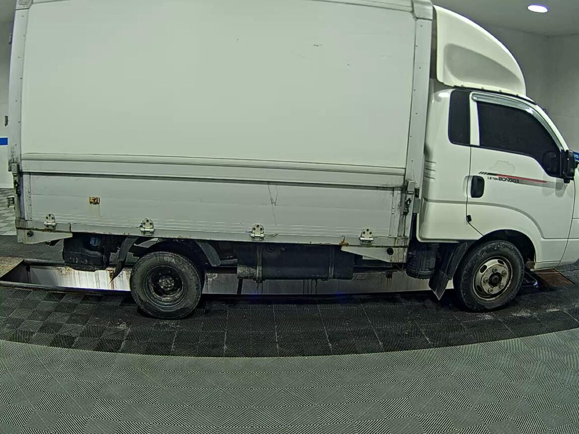 KIA THE NEW BONGO III CARGO WING BODY 1.2 TON ELECTRIC 2020 - zdjęcie 4
