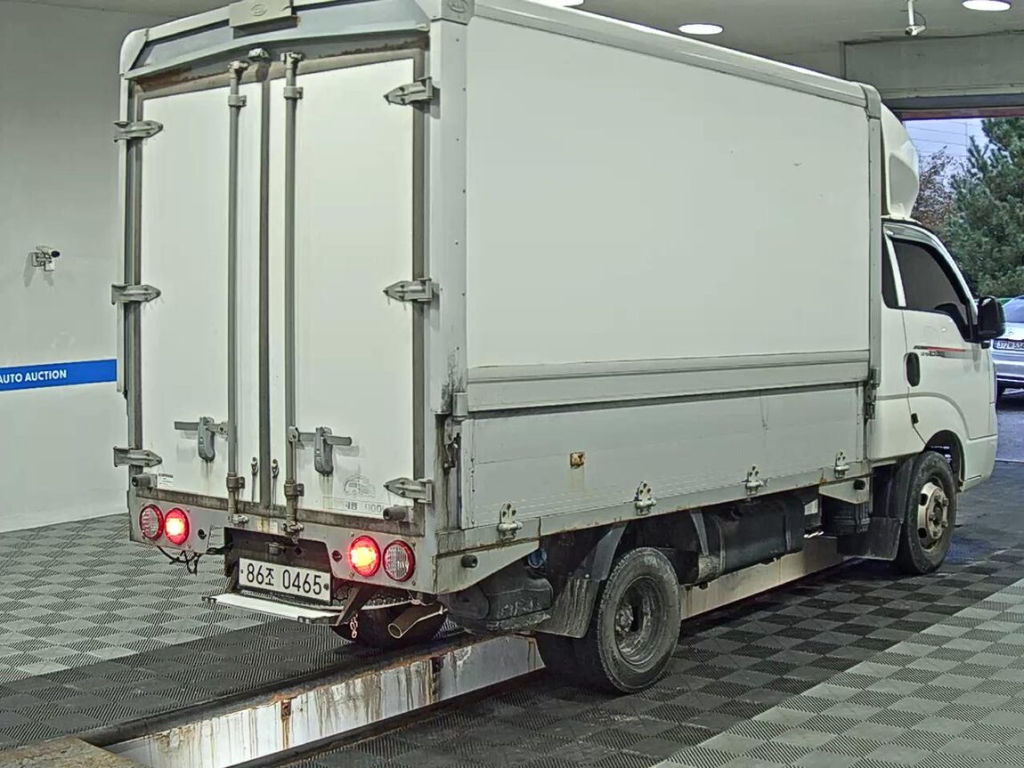 KIA THE NEW BONGO III CARGO WING BODY 1.2 TON ELECTRIC 2020 - zdjęcie 5