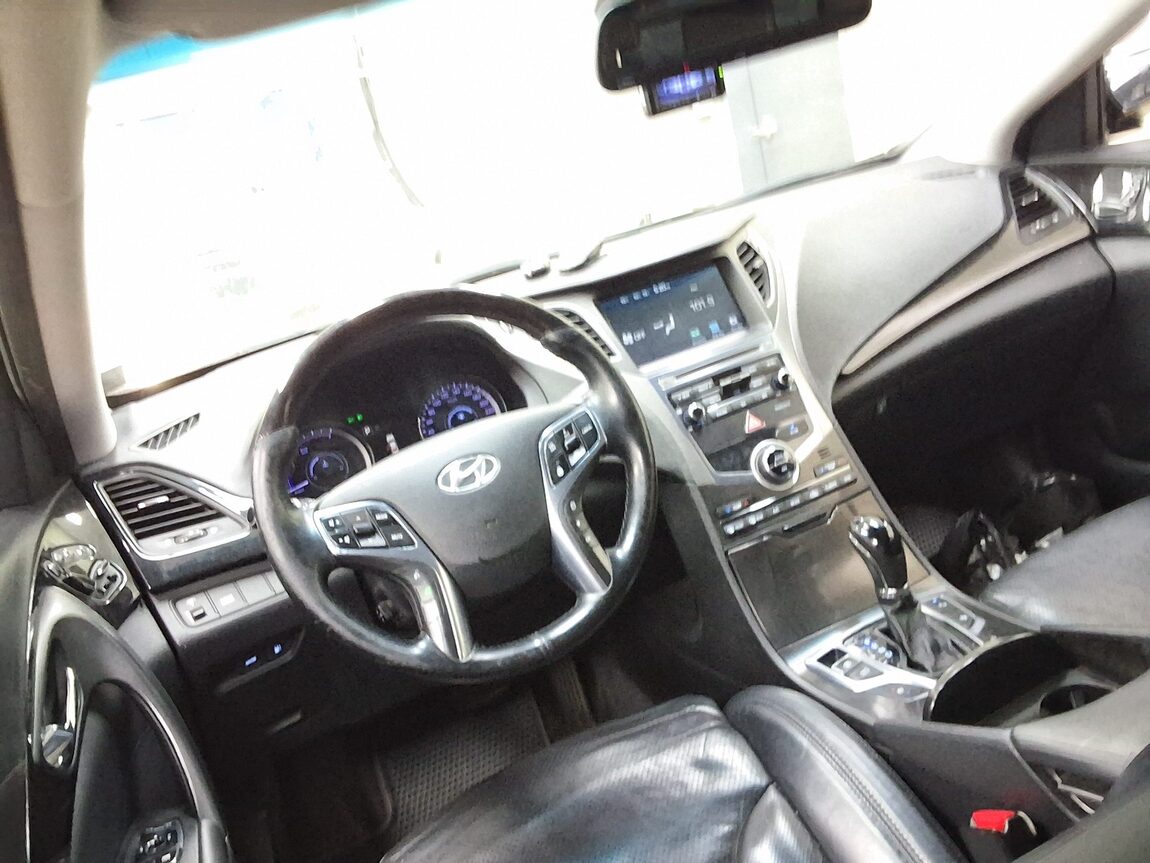 HYUNDAI GRANDEUR HG HYBRID 2.4 HEV PREMIUM 2016 - zdjęcie 12