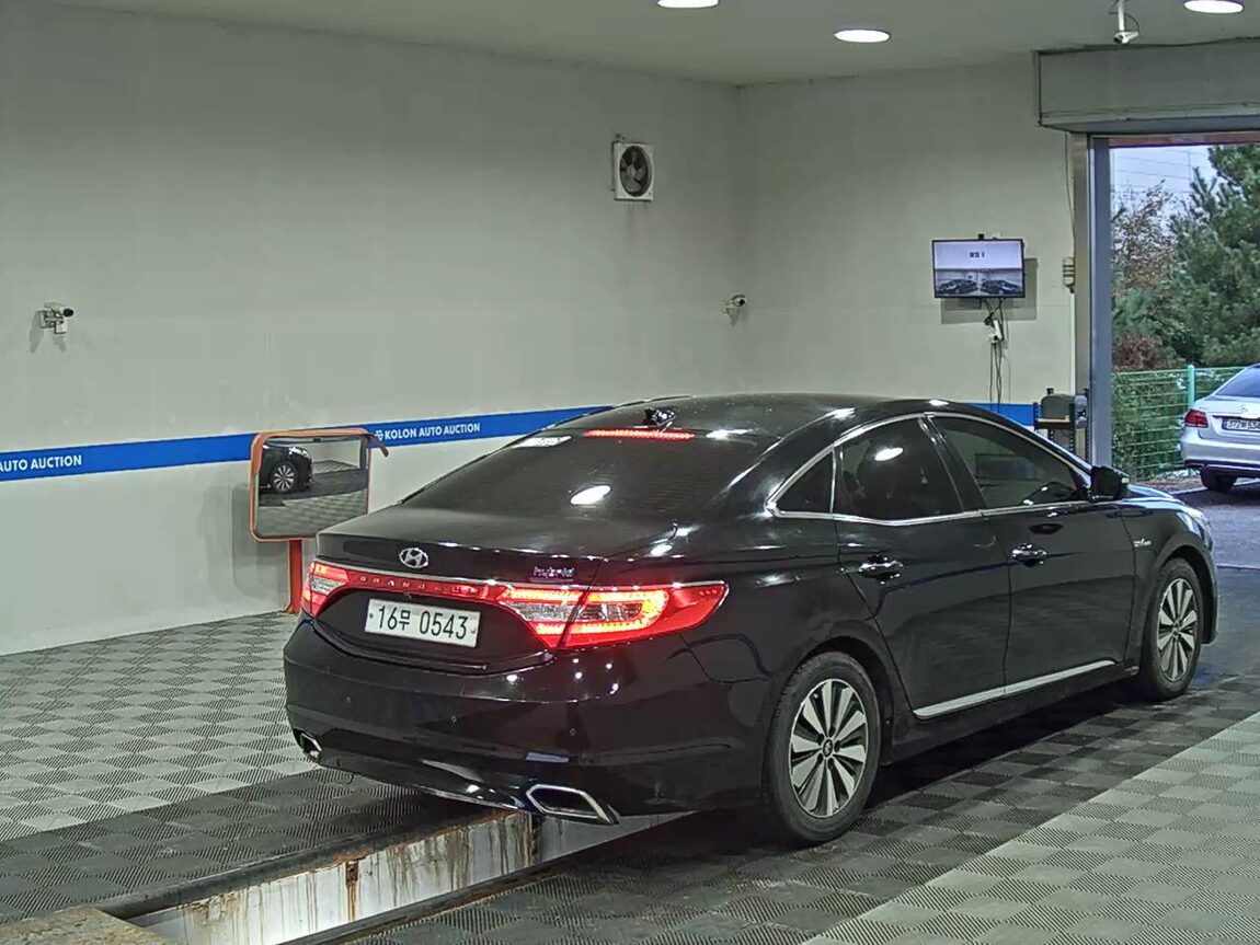 HYUNDAI GRANDEUR HG HYBRID 2.4 HEV PREMIUM 2016 - zdjęcie 5