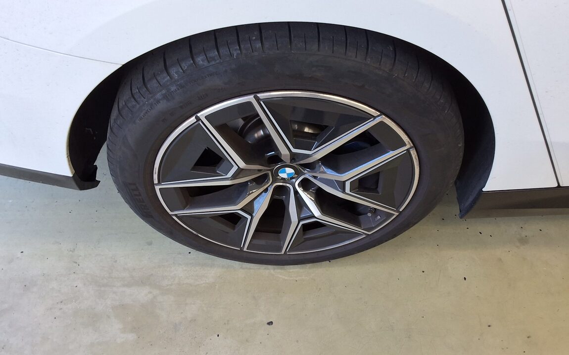 BMW 5 SERIES (8TH GEN) 520i M SPORT PACK 2024 - zdjęcie 26