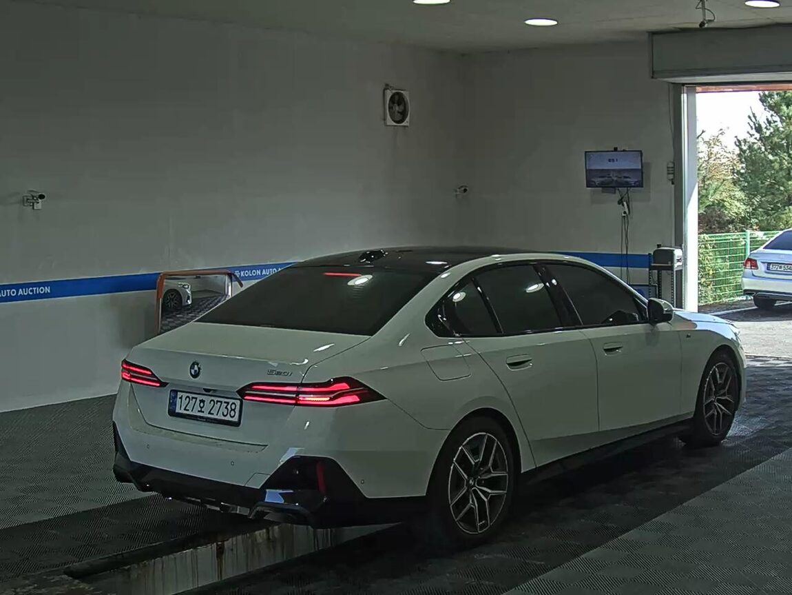 BMW 5 SERIES (8TH GEN) 520i M SPORT PACK 2024 - zdjęcie 5