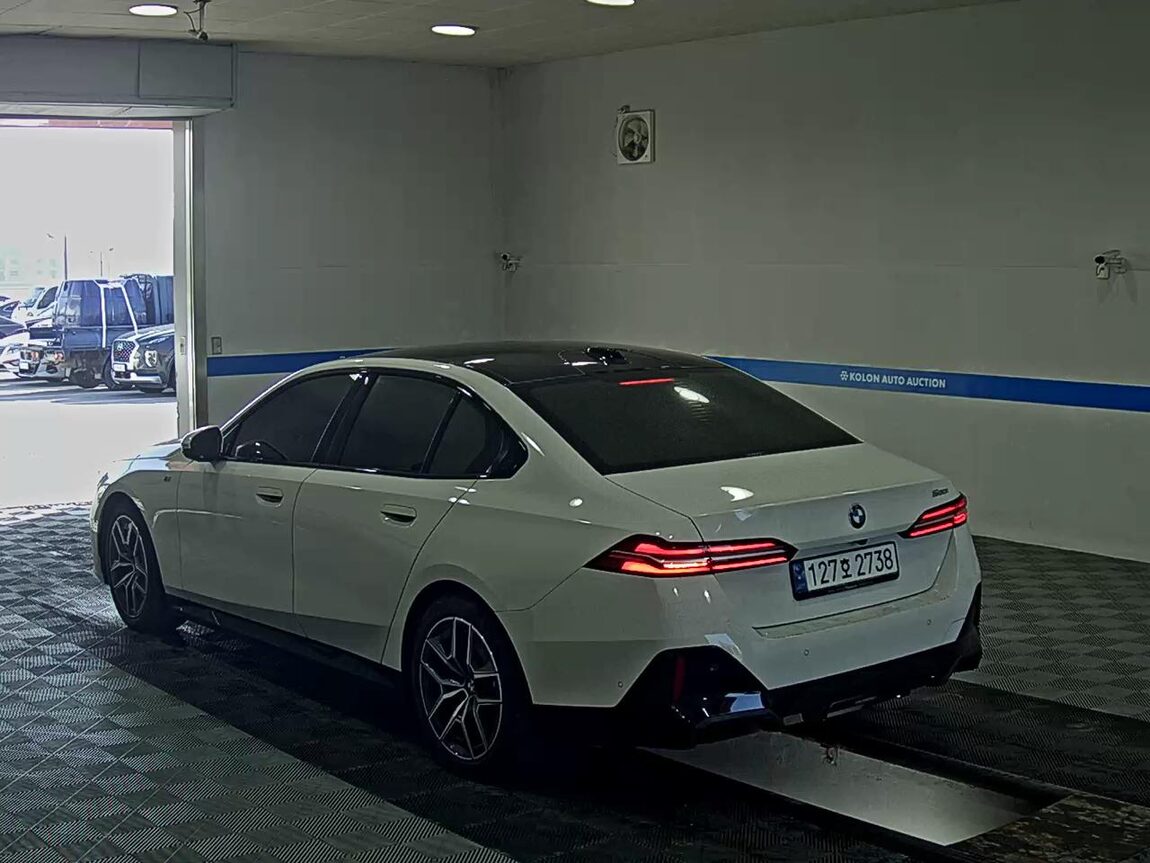 BMW 5 SERIES (8TH GEN) 520i M SPORT PACK 2024 - zdjęcie 6