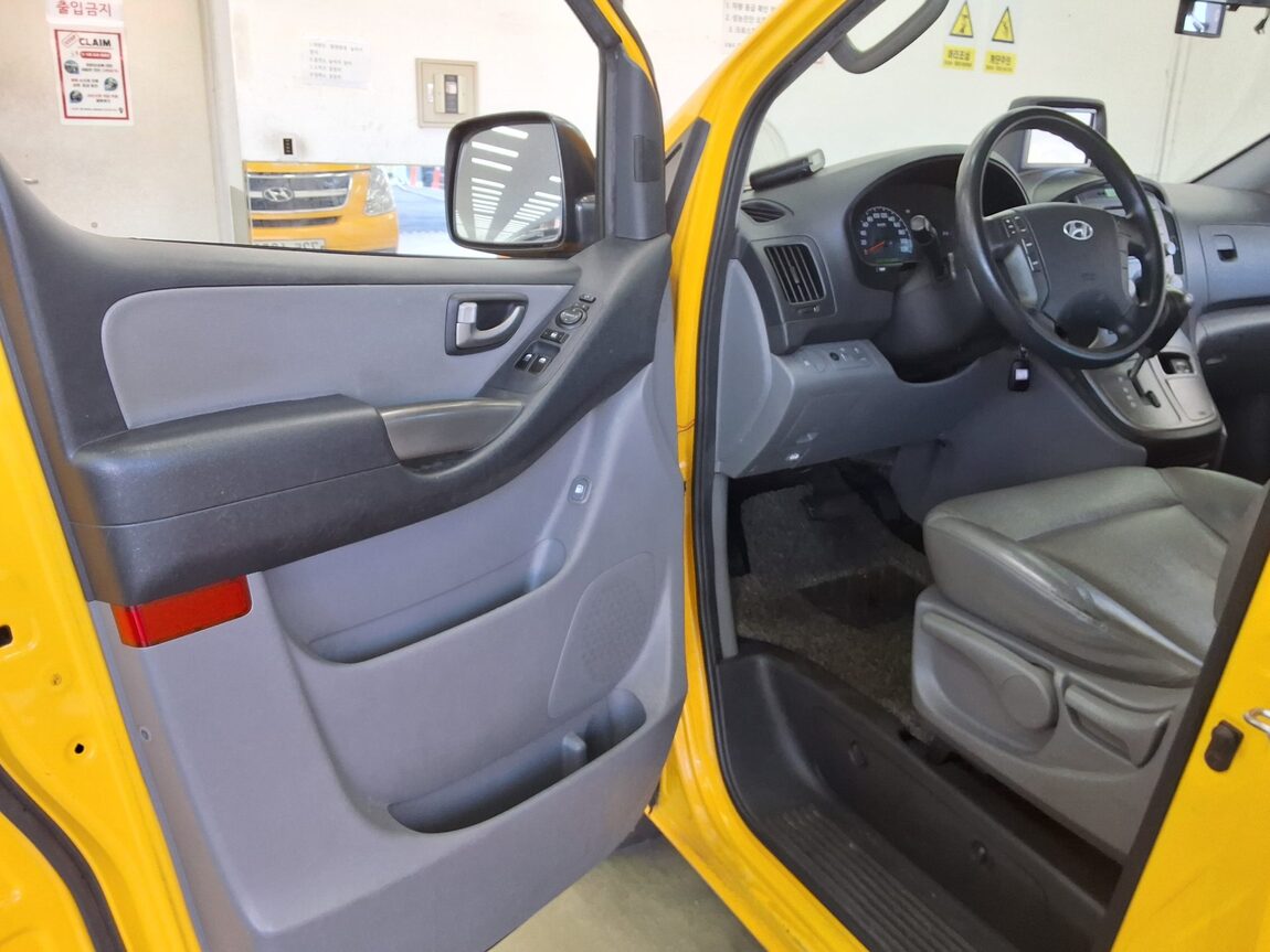 HYUNDAI GRAND STAREX CHILD SAFETY VEHICLE 12-SEATER 2013 - zdjęcie 10