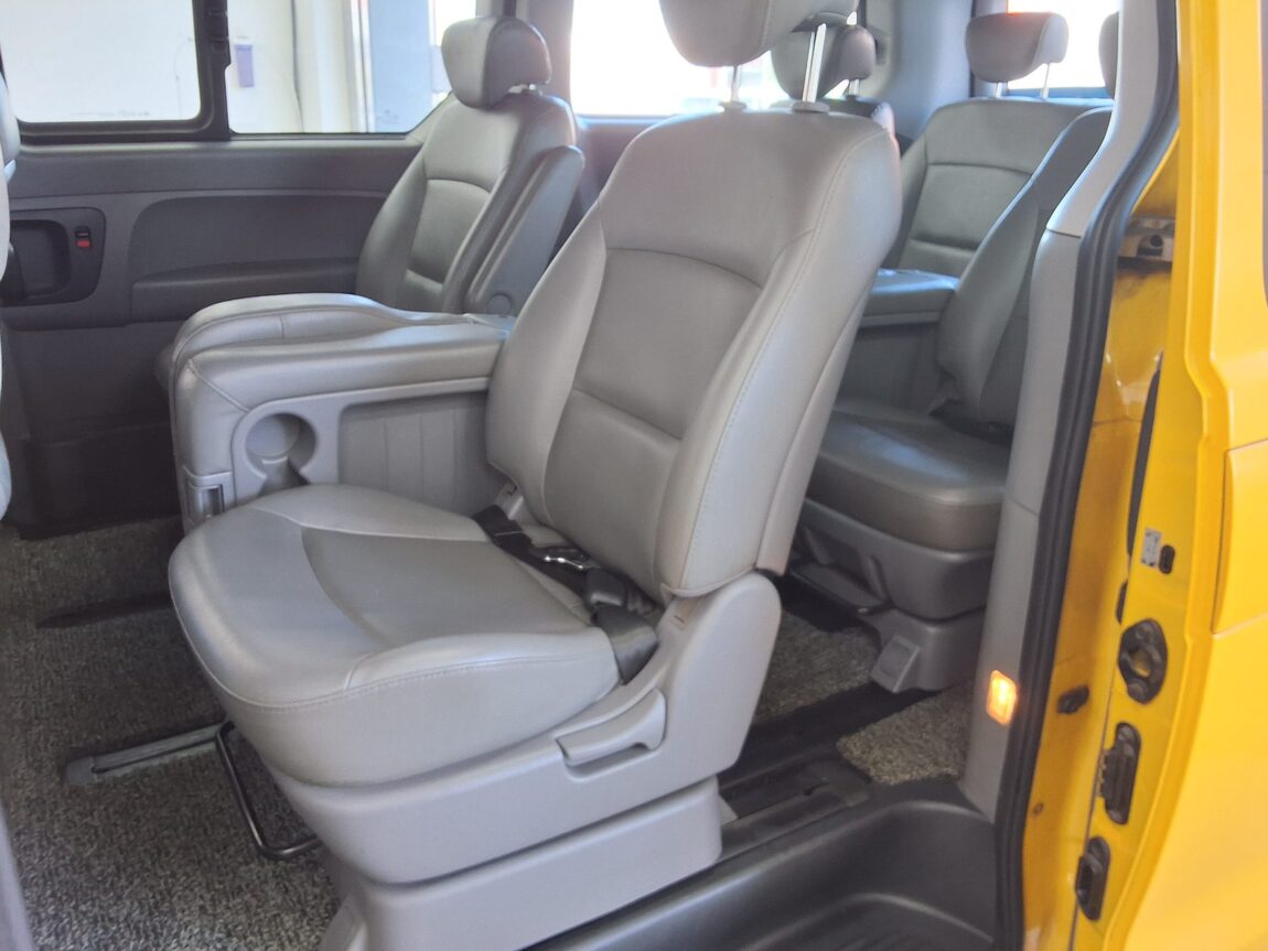 HYUNDAI GRAND STAREX CHILD SAFETY VEHICLE 12-SEATER 2013 - zdjęcie 12