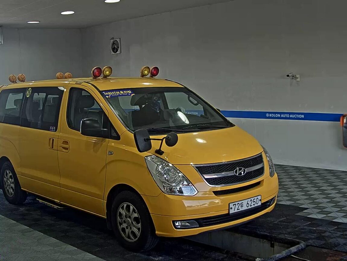 HYUNDAI GRAND STAREX CHILD SAFETY VEHICLE 12-SEATER 2013 - zdjęcie 3