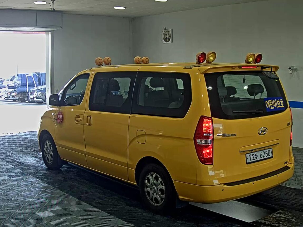 HYUNDAI GRAND STAREX CHILD SAFETY VEHICLE 12-SEATER 2013 - zdjęcie 6