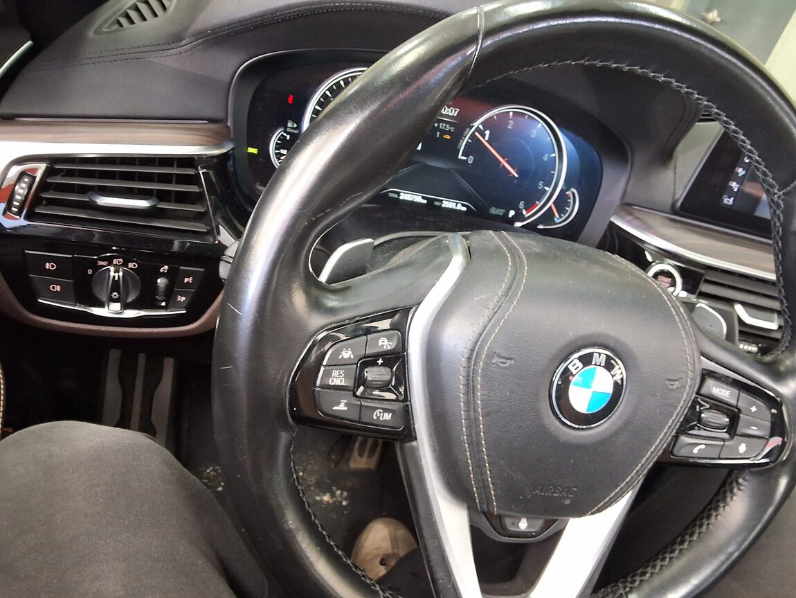 BMW 5 SERIES (7TH GEN) 520d M SPORT PACK PLUS 2017 - zdjęcie 23