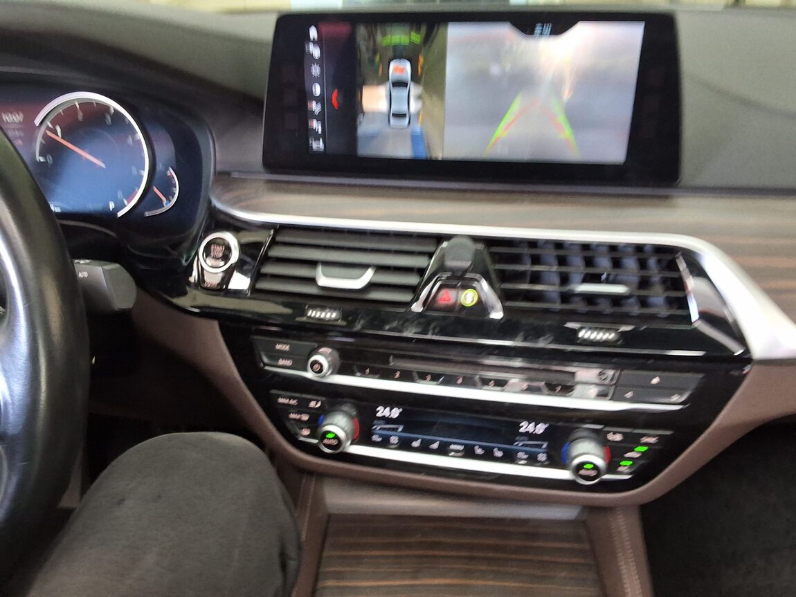BMW 5 SERIES (7TH GEN) 520d M SPORT PACK PLUS 2017 - zdjęcie 24
