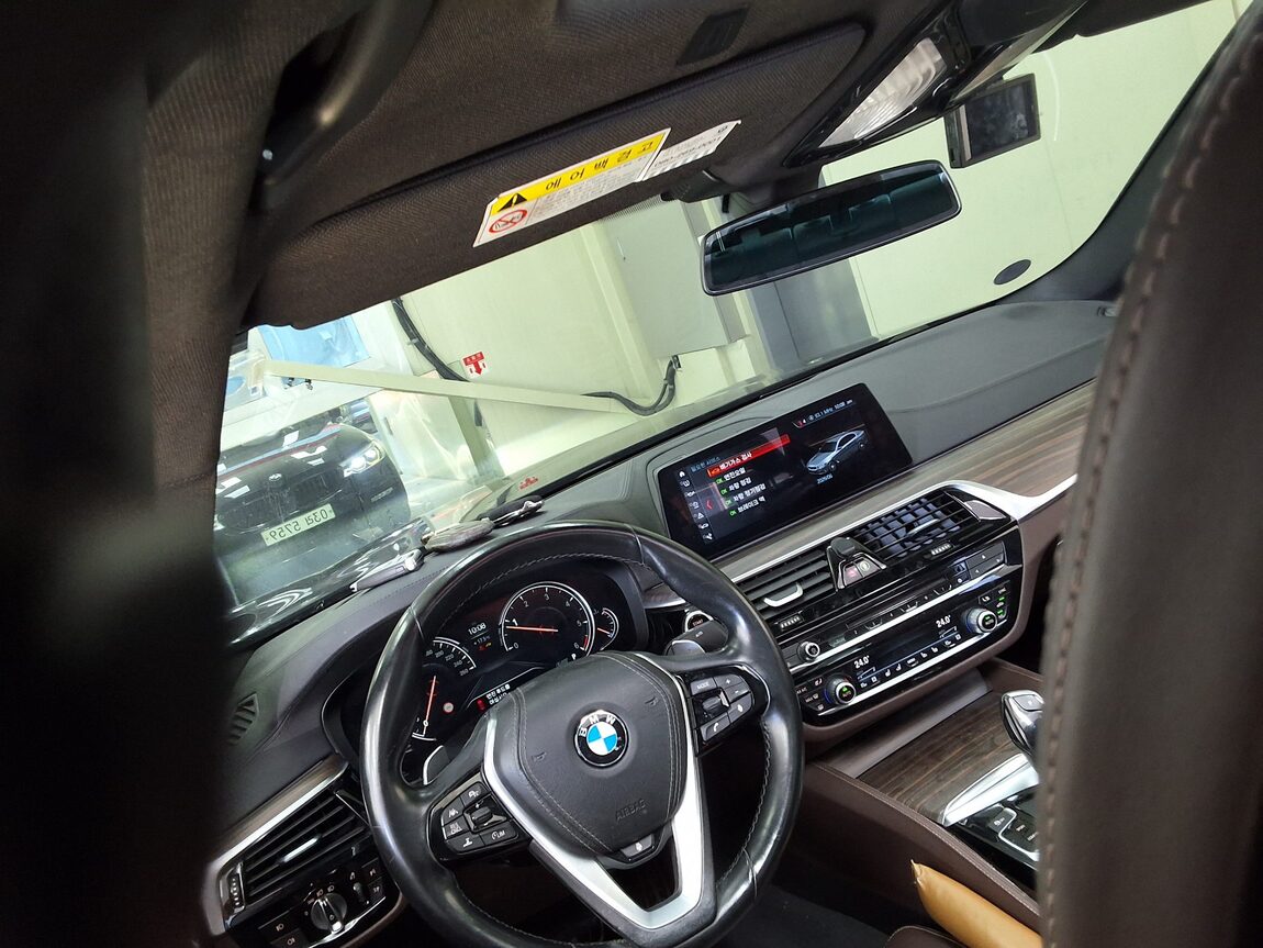 BMW 5 SERIES (7TH GEN) 520d M SPORT PACK PLUS 2017 - zdjęcie 12