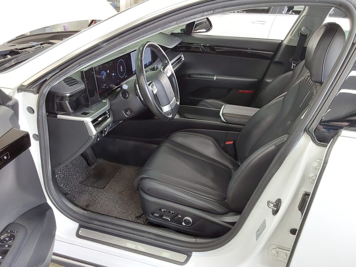 HYUNDAI THE ALL NEW GRANDEUR LPi 3.5 COMMERCIAL PREMIUM MODEL 2023 - zdjęcie 10