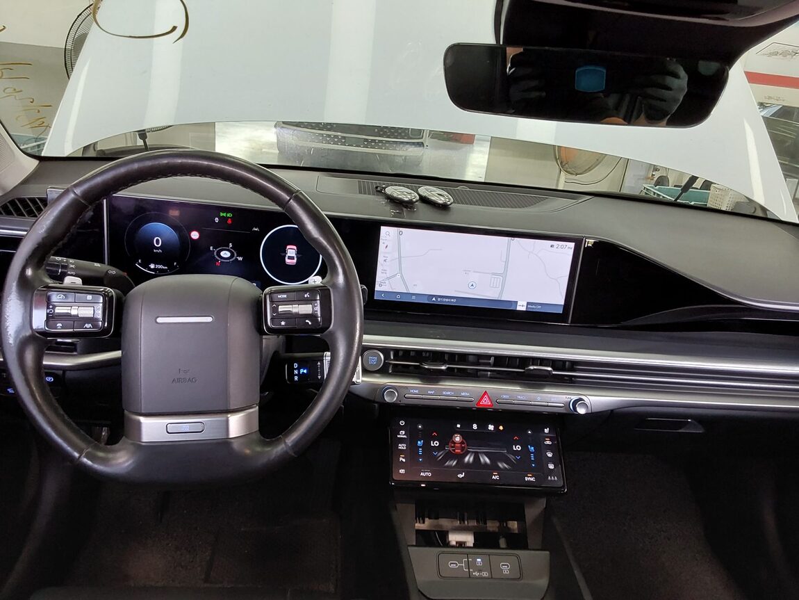 HYUNDAI THE ALL NEW GRANDEUR LPi 3.5 COMMERCIAL PREMIUM MODEL 2023 - zdjęcie 11