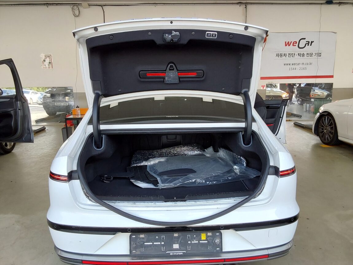 HYUNDAI THE ALL NEW GRANDEUR LPi 3.5 COMMERCIAL PREMIUM MODEL 2023 - zdjęcie 15