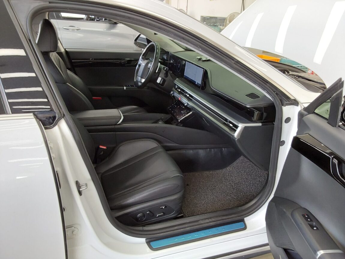 HYUNDAI THE ALL NEW GRANDEUR LPi 3.5 COMMERCIAL PREMIUM MODEL 2023 - zdjęcie 14