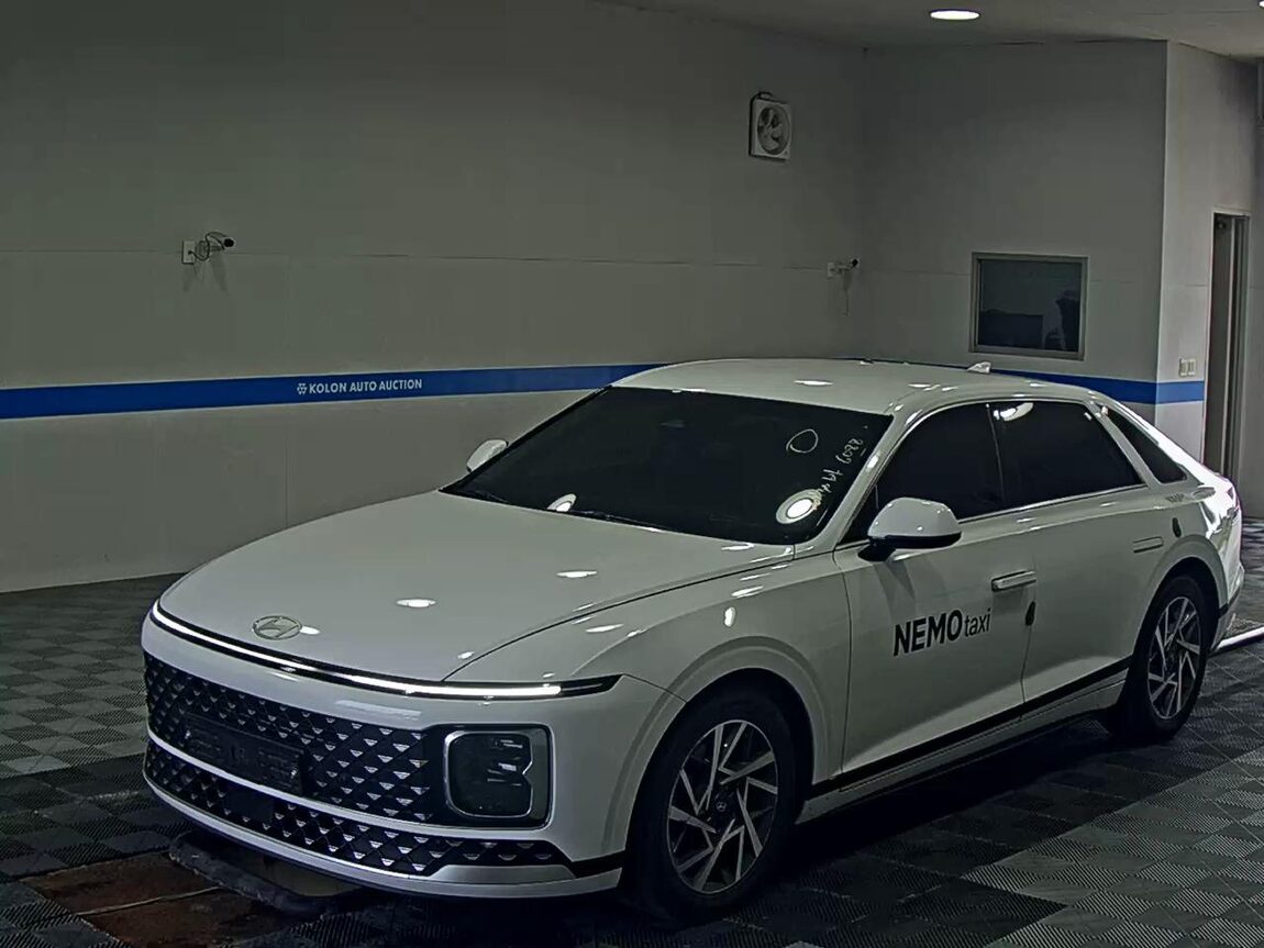 HYUNDAI THE ALL NEW GRANDEUR LPi 3.5 COMMERCIAL PREMIUM MODEL 2023 - zdjęcie 2