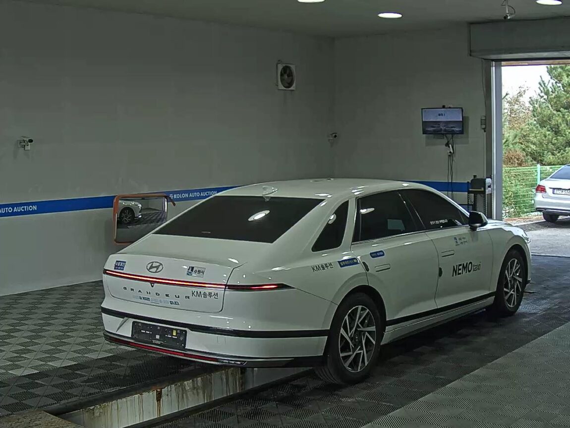 HYUNDAI THE ALL NEW GRANDEUR LPi 3.5 COMMERCIAL PREMIUM MODEL 2023 - zdjęcie 5