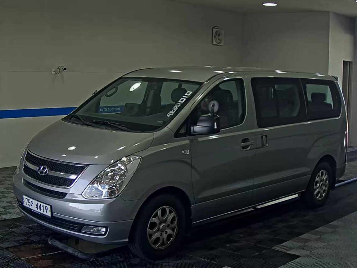 HYUNDAI GRAND STAREX 11-SEATER DIESEL CVX LUXURY 2016 - zdjęcie 2