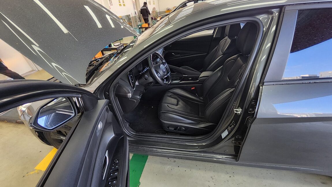 HYUNDAI AVANTE (CN7) 1.6 GASOLINE MODERN 2023 - zdjęcie 10