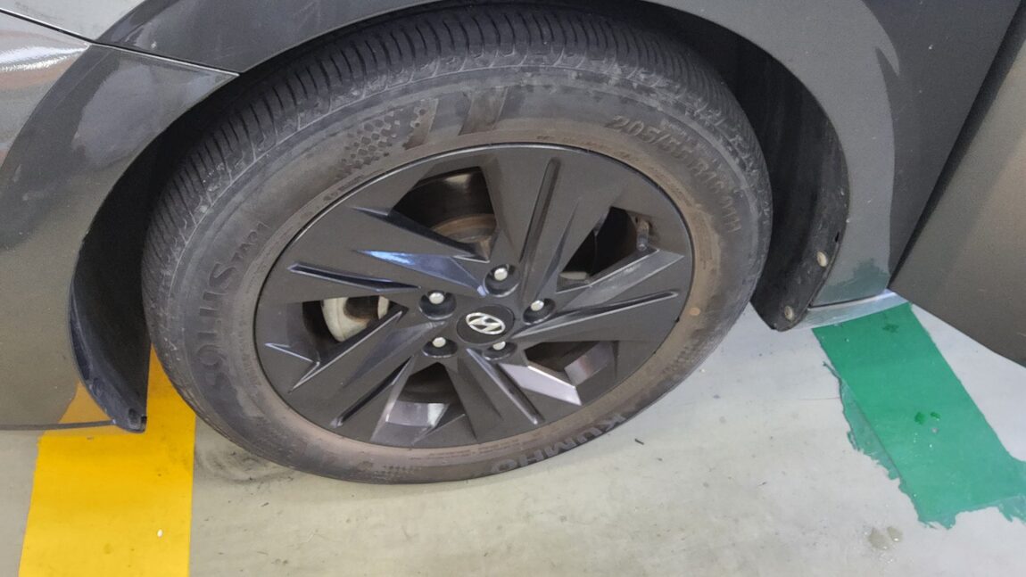 HYUNDAI AVANTE (CN7) 1.6 GASOLINE MODERN 2023 - zdjęcie 23