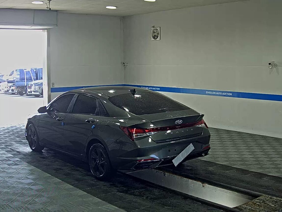 HYUNDAI AVANTE (CN7) 1.6 GASOLINE MODERN 2023 - zdjęcie 6