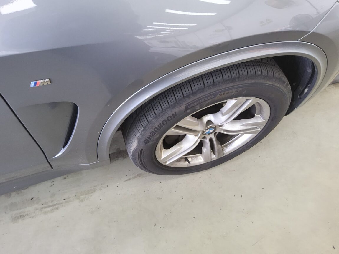 BMW X5 (3RD GEN) M50d xDRIVE LAUNCH PACK 2014 - zdjęcie 27