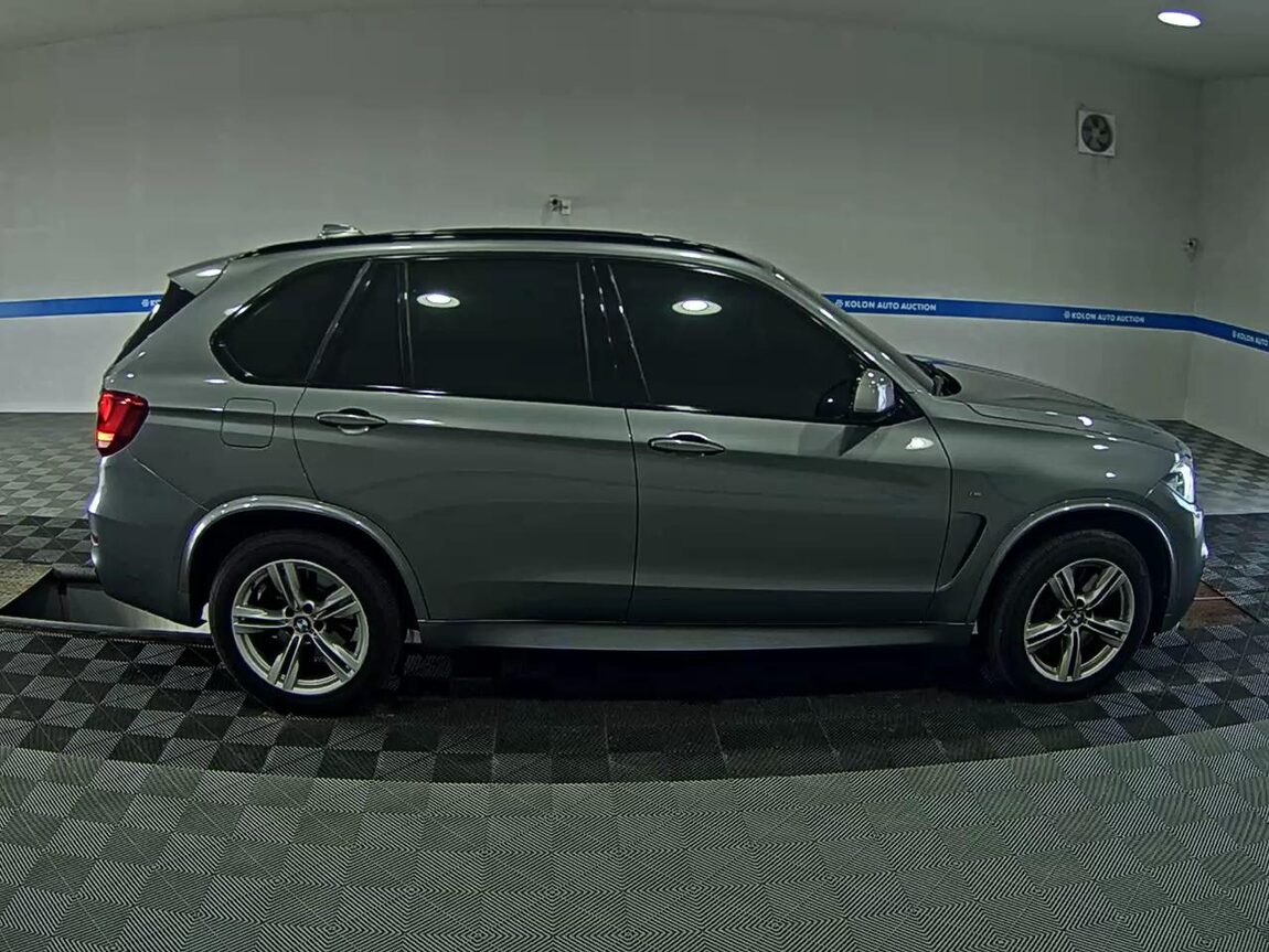BMW X5 (3RD GEN) M50d xDRIVE LAUNCH PACK 2014 - zdjęcie 4