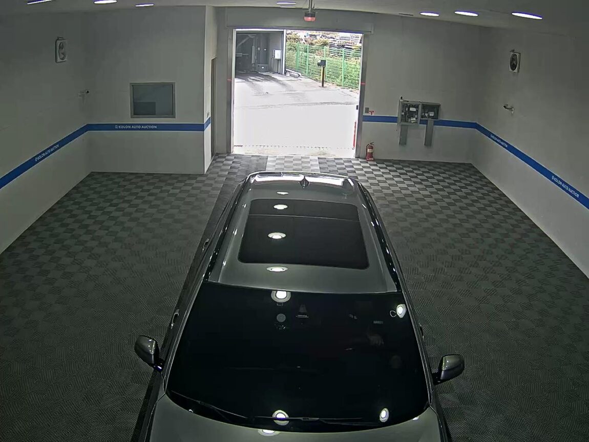 BMW X5 (3RD GEN) M50d xDRIVE LAUNCH PACK 2014 - zdjęcie 7