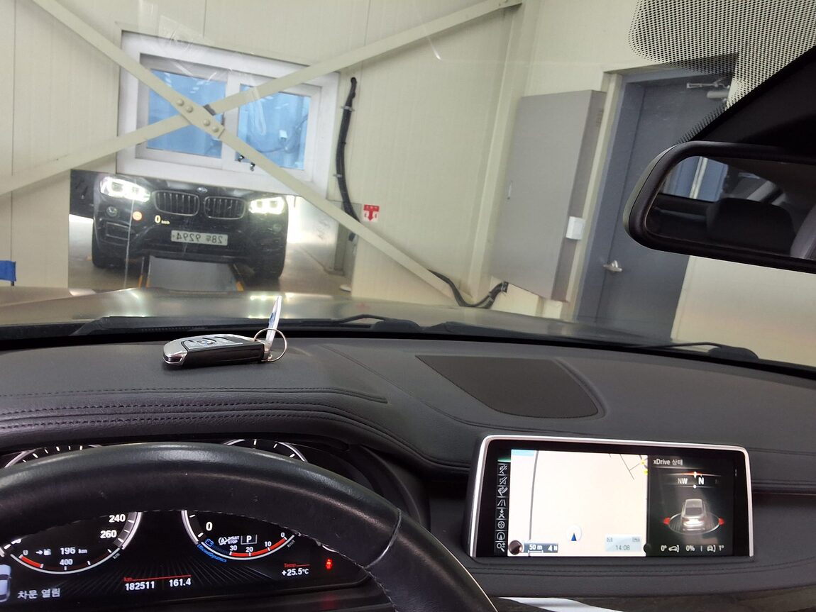 BMW X6 (2ND GEN) 40d xDRIVE 2015 - zdjęcie 25