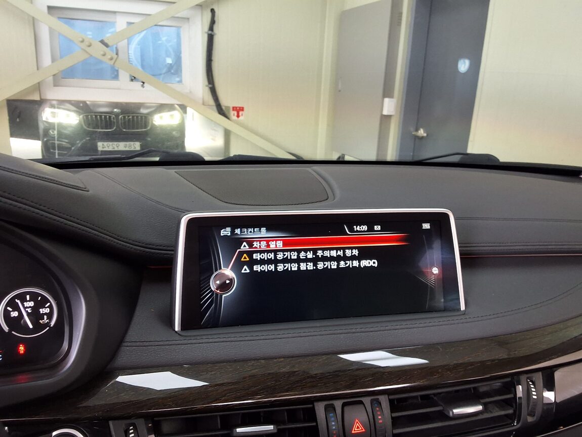 BMW X6 (2ND GEN) 40d xDRIVE 2015 - zdjęcie 27