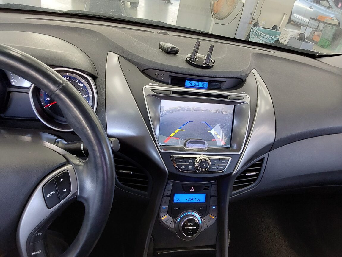 HYUNDAI AVANTE MD M16 GDi SMART 2014 - zdjęcie 17