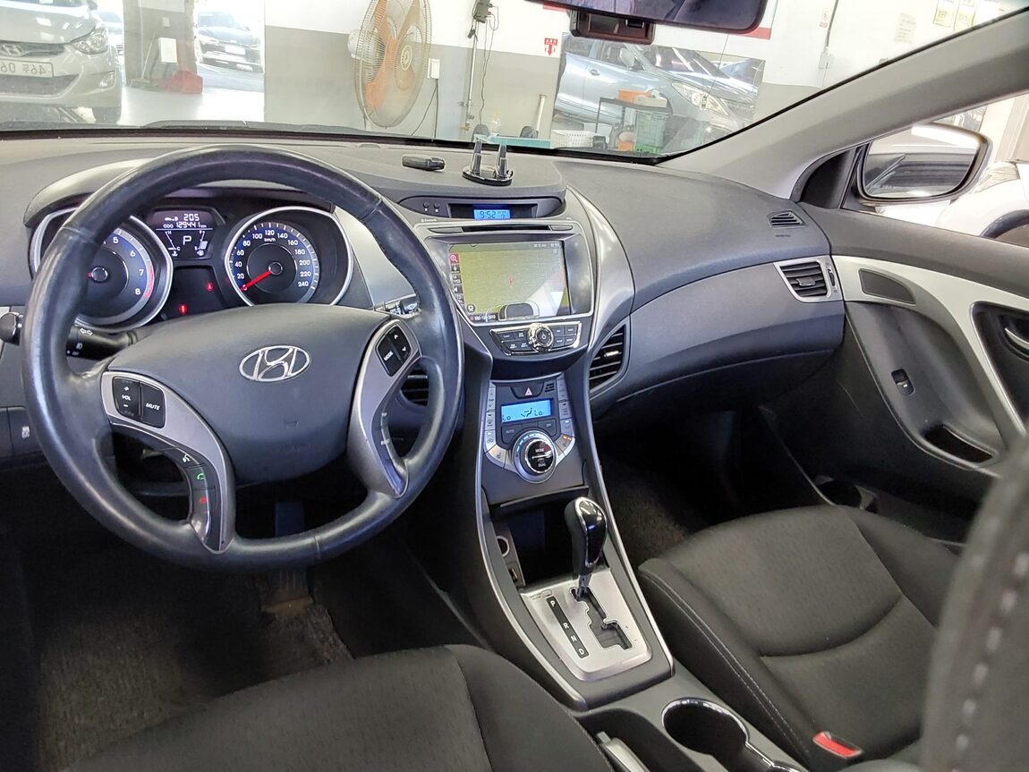 HYUNDAI AVANTE MD M16 GDi SMART 2014 - zdjęcie 11