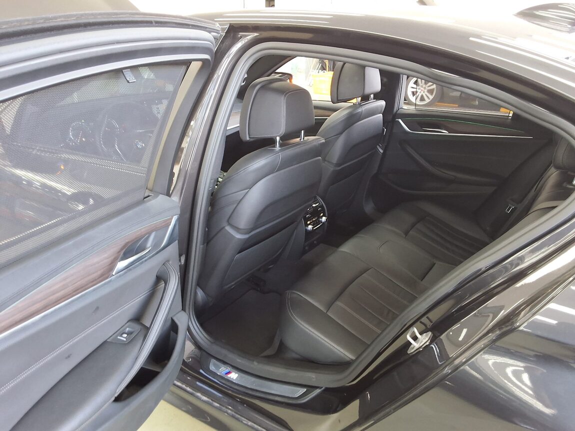 BMW 5 SERIES (7TH GEN) 520d M SPORT PACK PLUS 2017 - zdjęcie 12