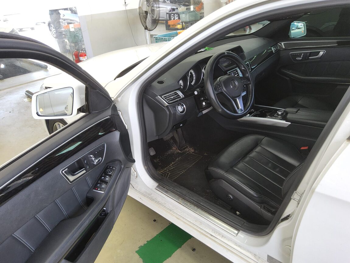 MERCEDES-BENZ E-CLASS (4TH GEN) E220 CDI BLUETEC AVANTGARDE 2016 - zdjęcie 10