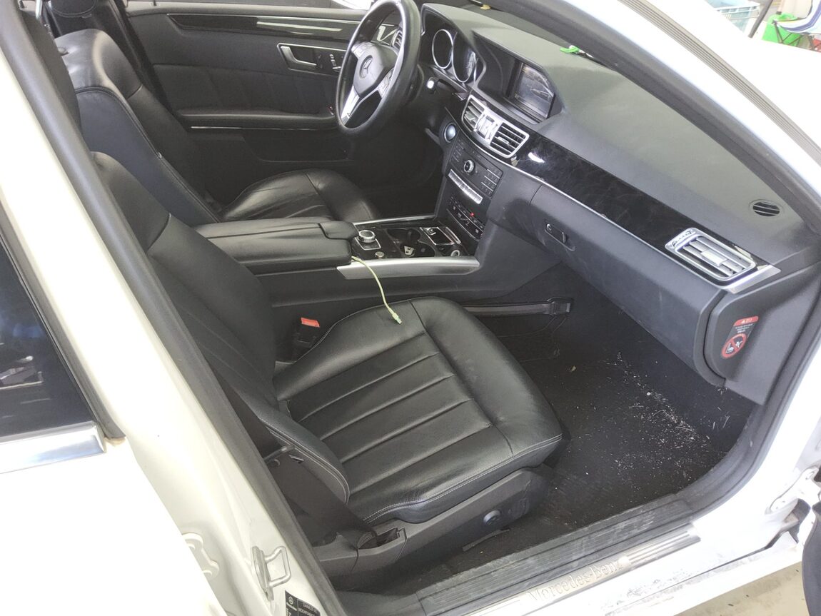 MERCEDES-BENZ E-CLASS (4TH GEN) E220 CDI BLUETEC AVANTGARDE 2016 - zdjęcie 14