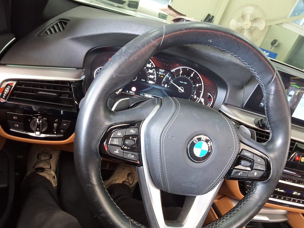 BMW 5 SERIES (7TH GEN) 520d M SPORT PACK SPECIAL 2018 - zdjęcie 23