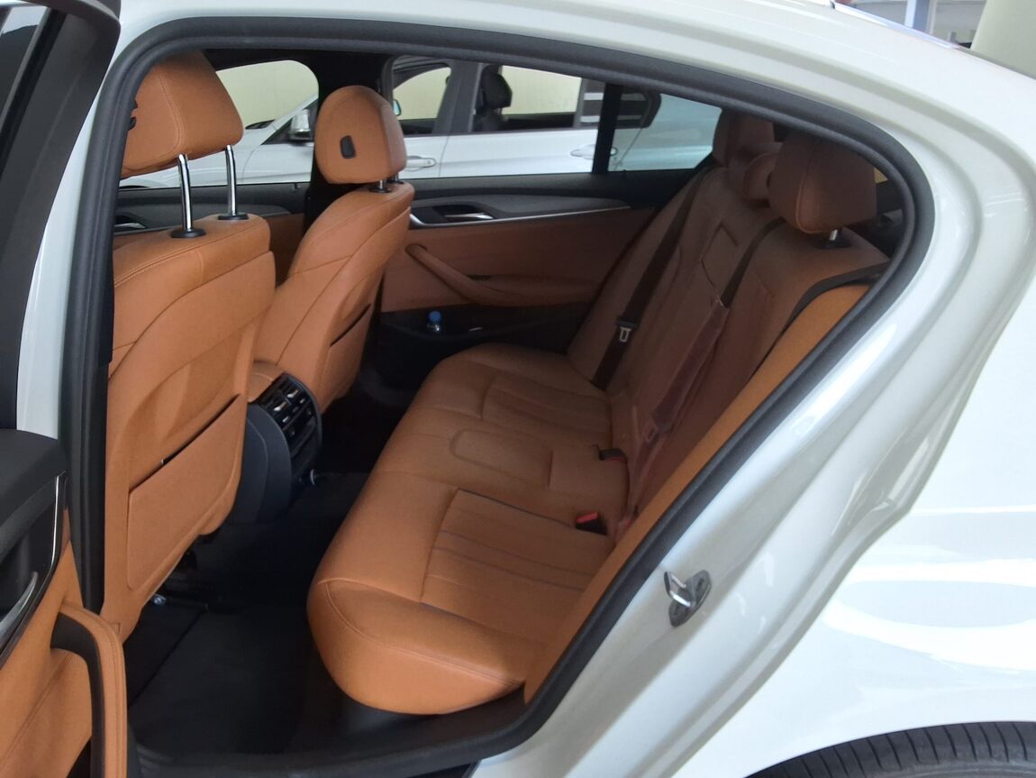 BMW 5 SERIES (7TH GEN) 520d M SPORT PACK SPECIAL 2018 - zdjęcie 13