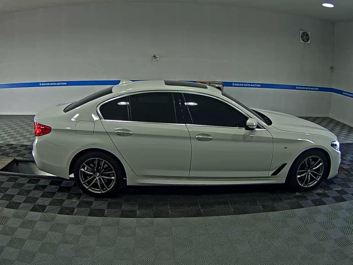 BMW 5 SERIES (7TH GEN) 520d M SPORT PACK SPECIAL 2018 - zdjęcie 4