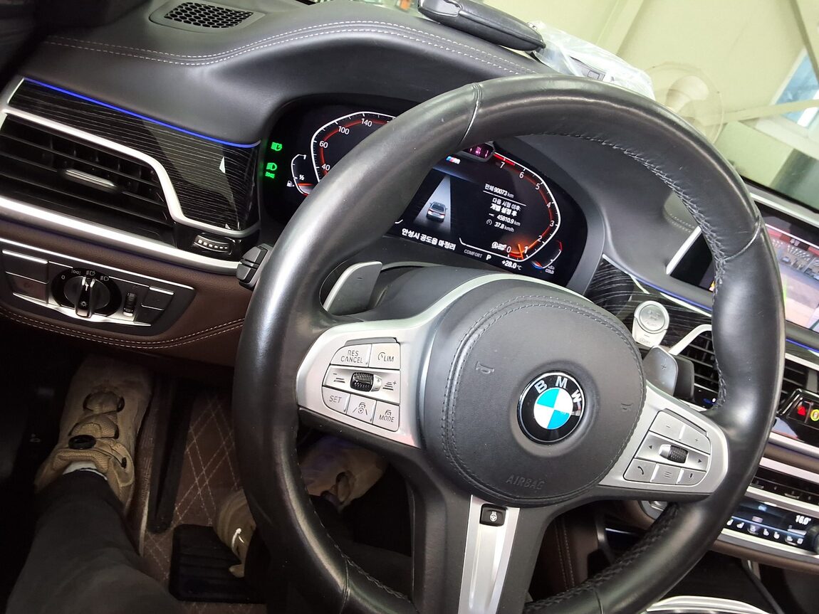 BMW 7 SERIES (6TH GEN) 740Li xDRIVE M SPORT PACK 2021 - zdjęcie 23