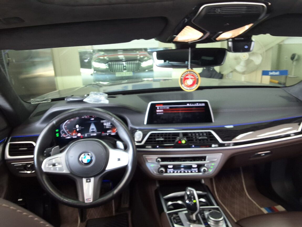 BMW 7 SERIES (6TH GEN) 740Li xDRIVE M SPORT PACK 2021 - zdjęcie 12