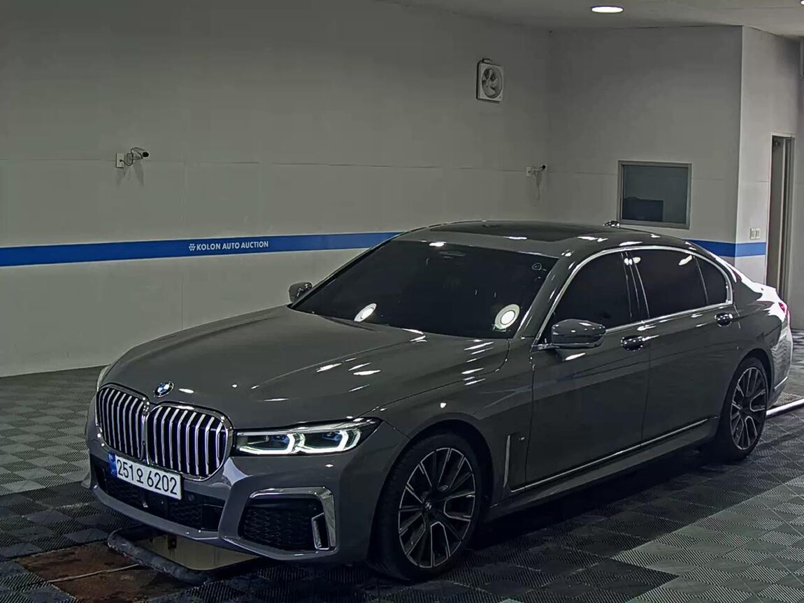 BMW 7 SERIES (6TH GEN) 740Li xDRIVE M SPORT PACK 2021 - zdjęcie 2