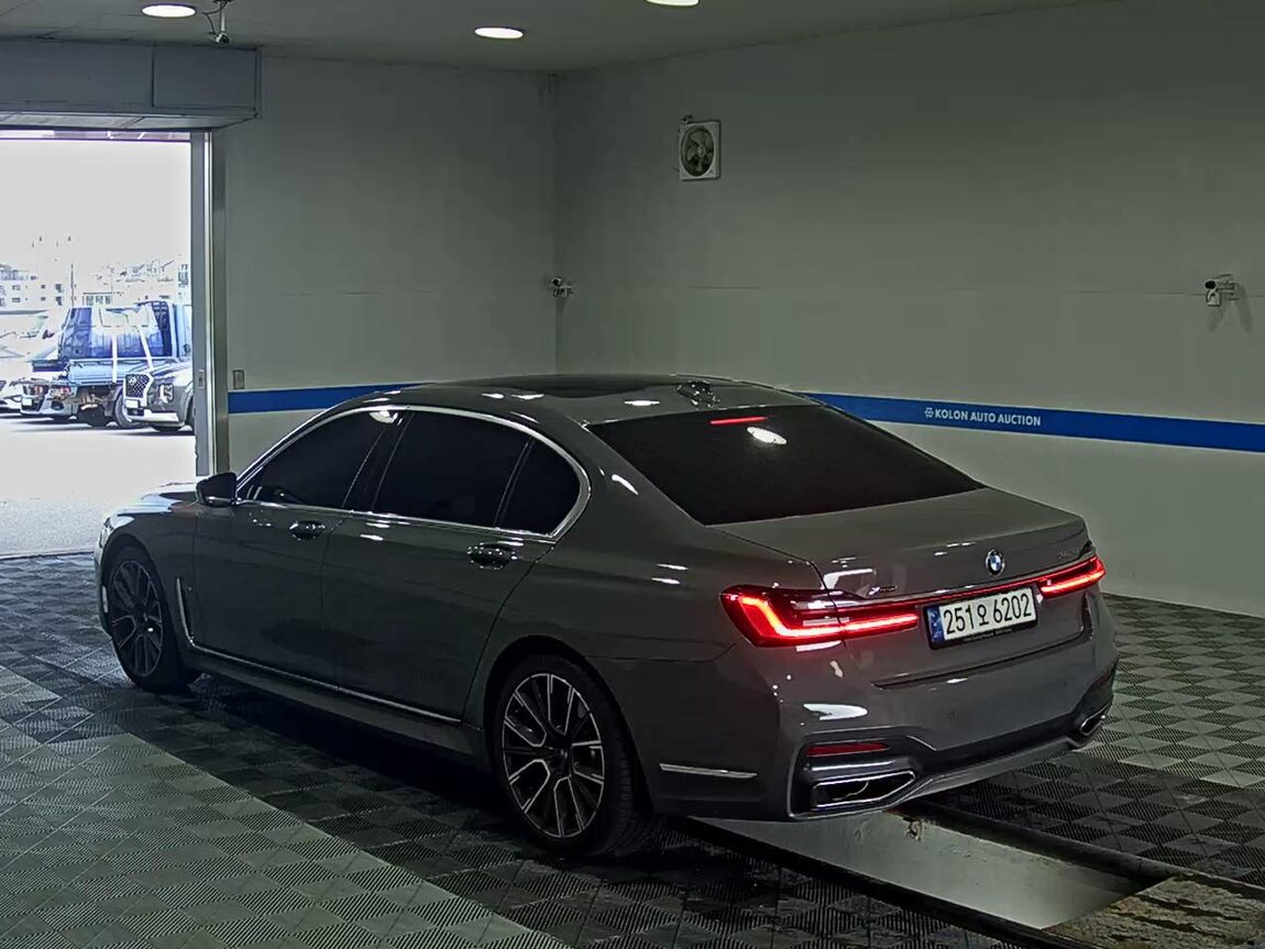 BMW 7 SERIES (6TH GEN) 740Li xDRIVE M SPORT PACK 2021 - zdjęcie 6