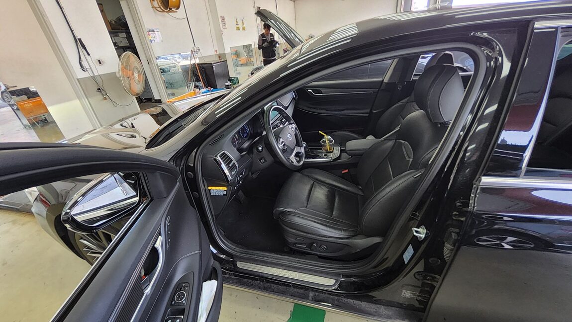 HYUNDAI GRANDEUR IG 3.0 GDi EXCLUSIVE SPECIAL 2018 - zdjęcie 10