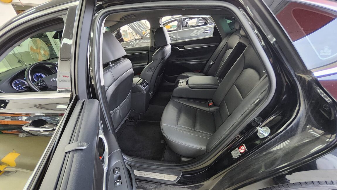 HYUNDAI GRANDEUR IG 3.0 GDi EXCLUSIVE SPECIAL 2018 - zdjęcie 12