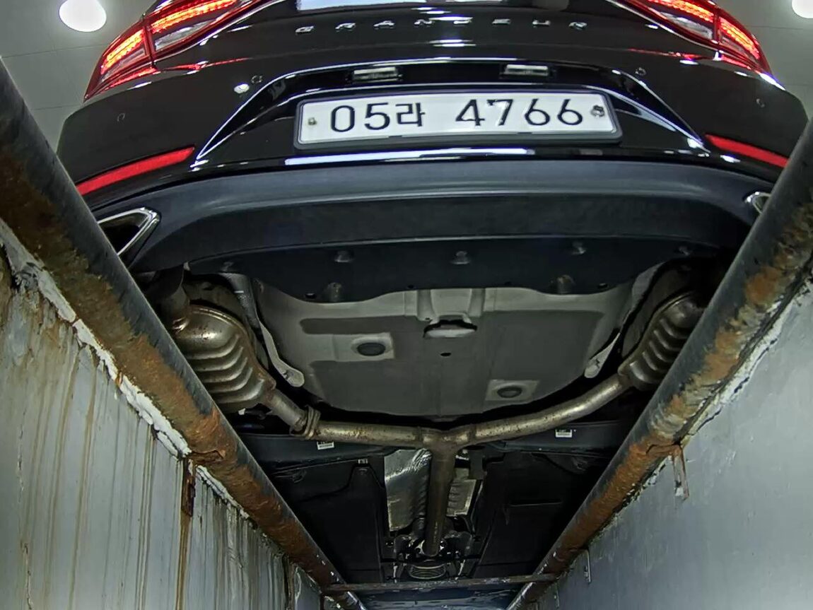 HYUNDAI GRANDEUR IG 3.0 GDi EXCLUSIVE SPECIAL 2018 - zdjęcie 8